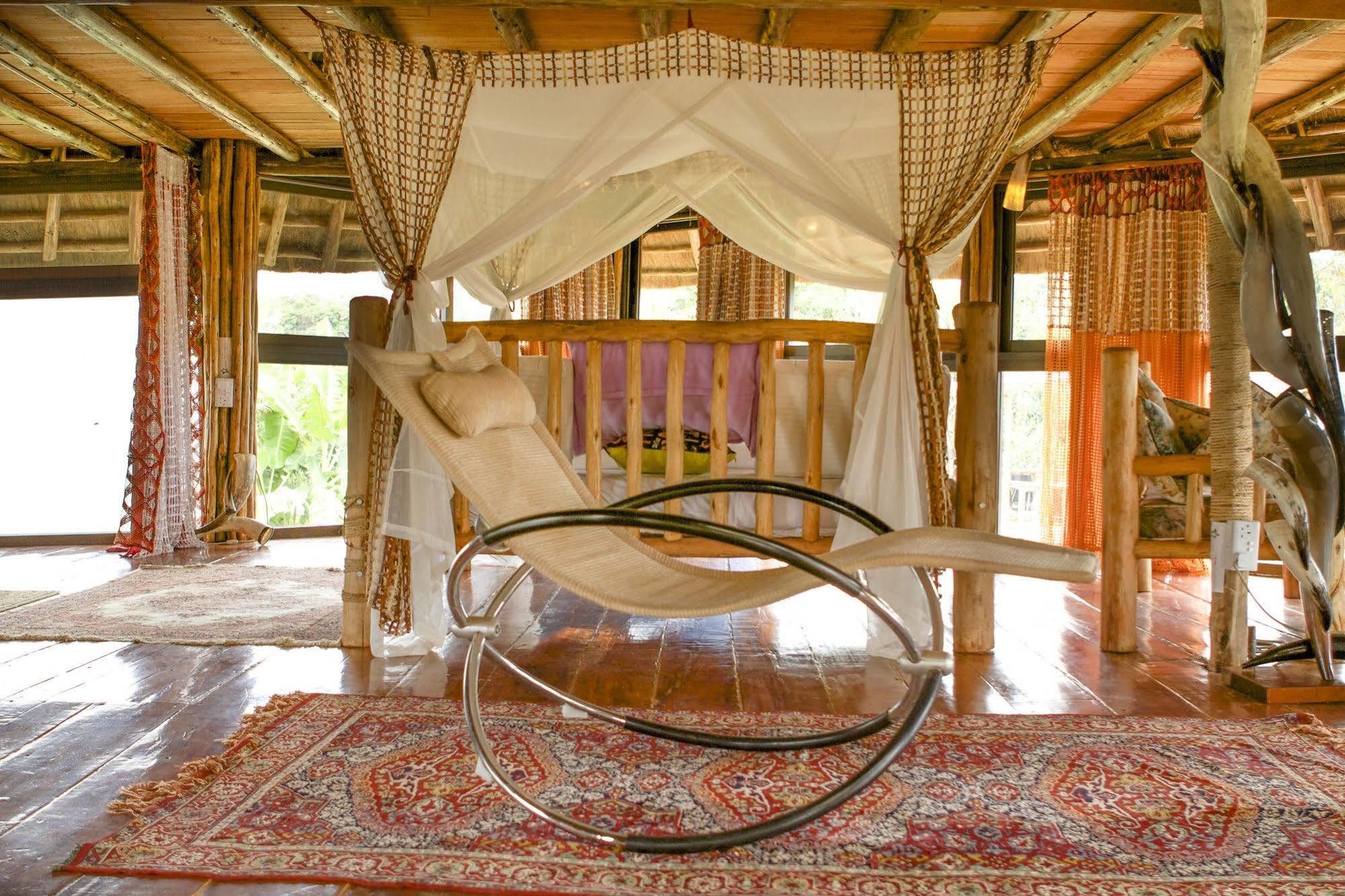 Malakai Eco Lodge Kajansi エクステリア 写真
