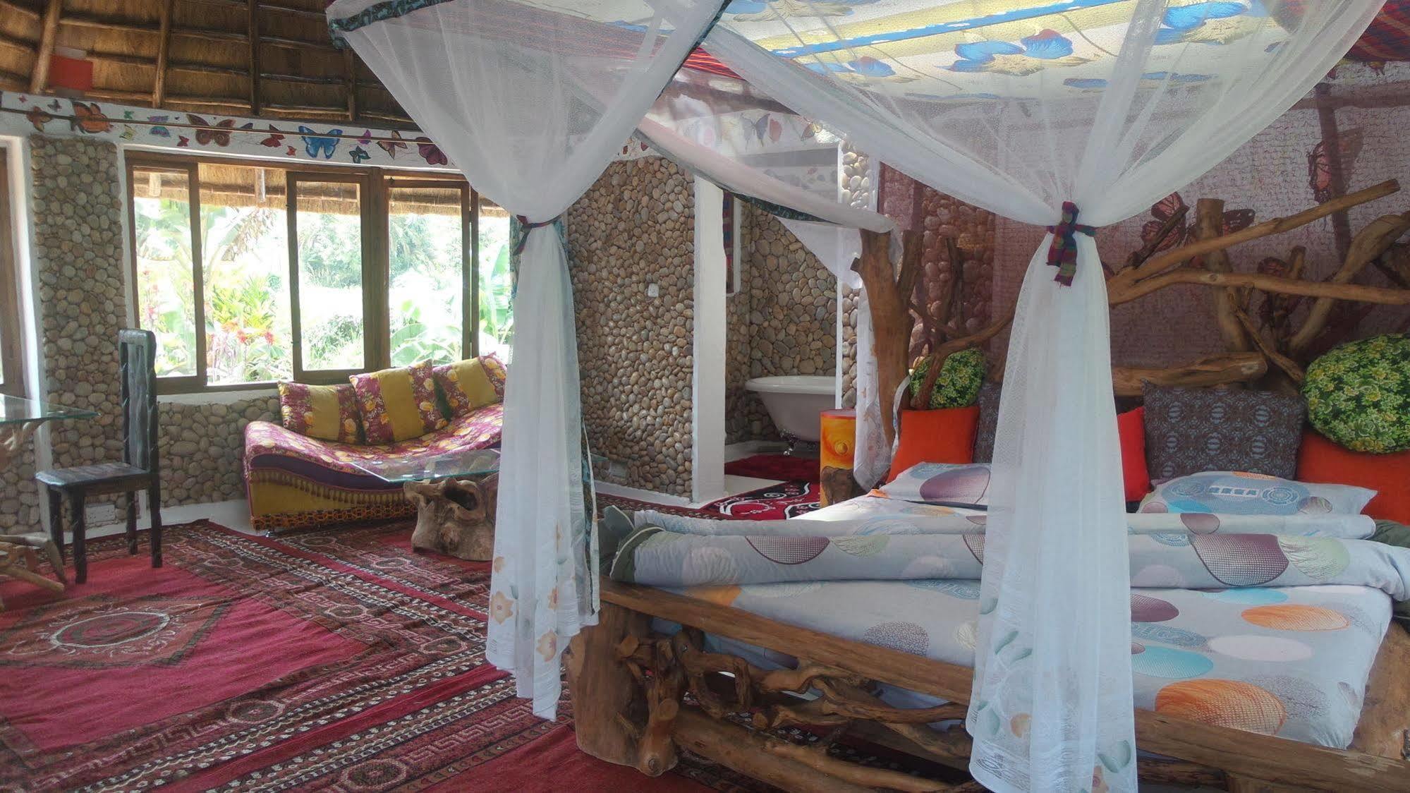 Malakai Eco Lodge Kajansi エクステリア 写真